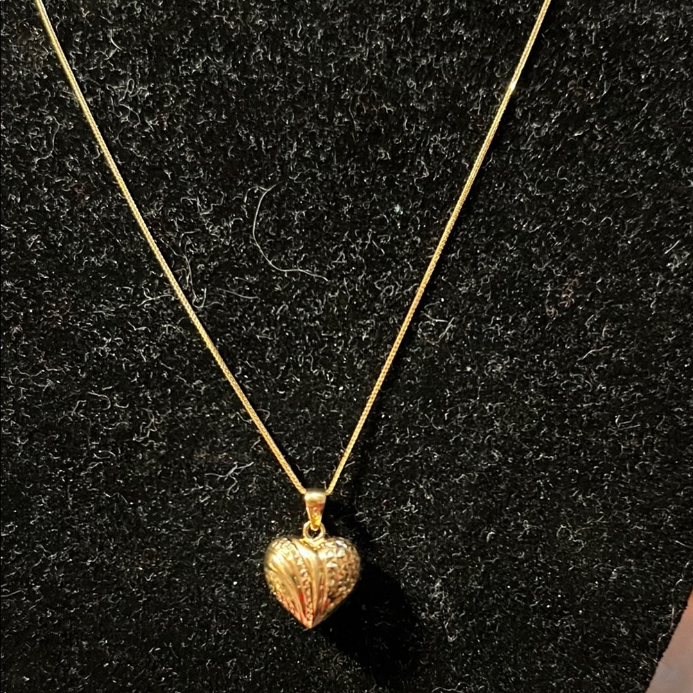 Gold Heart Pendant Necklace